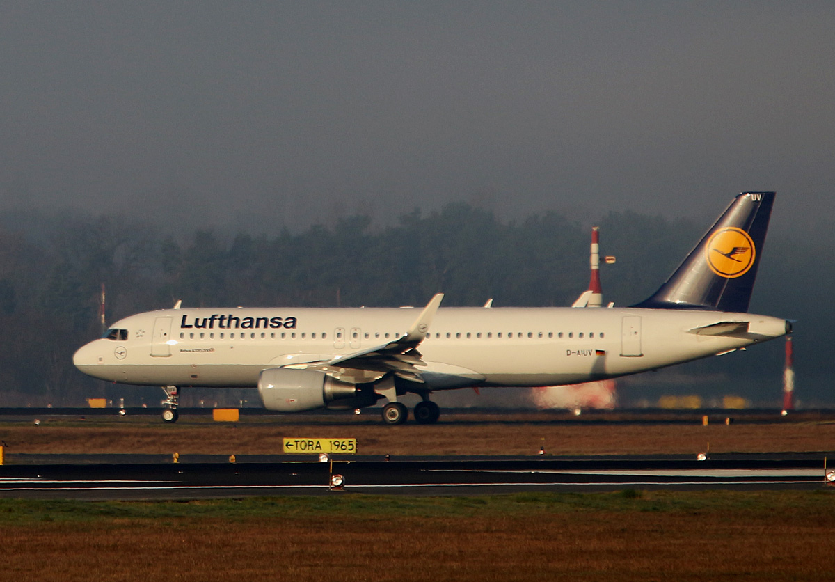 Lufthansa, Airbus A 320-214, D-AIUV, TXL, 26.03.2017