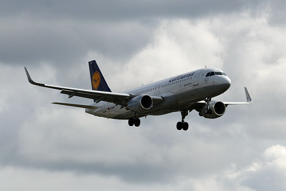 Lufthansa, Airbus A 320-214, D-AIUW, TXL, 12.09.2017