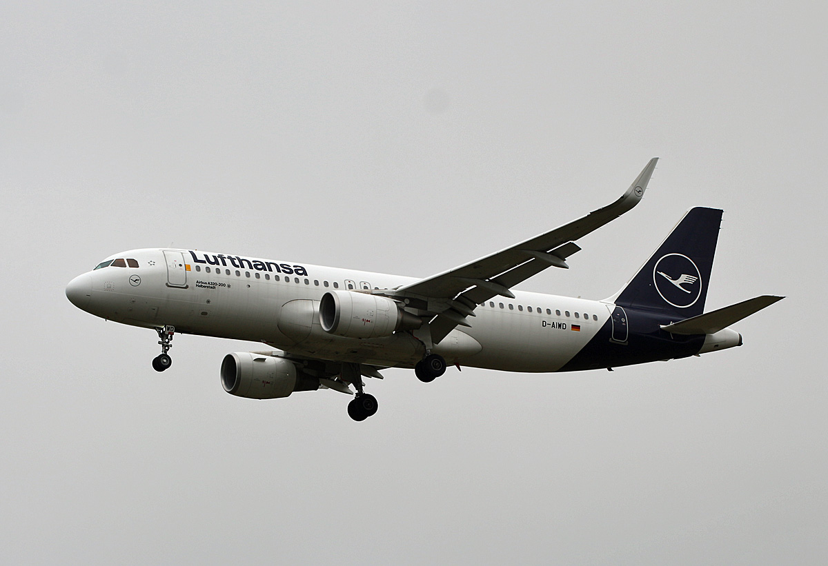 Lufthansa, Airbus A 320-214, D-AIWD  Halberstadt , BER, 04.09.2021