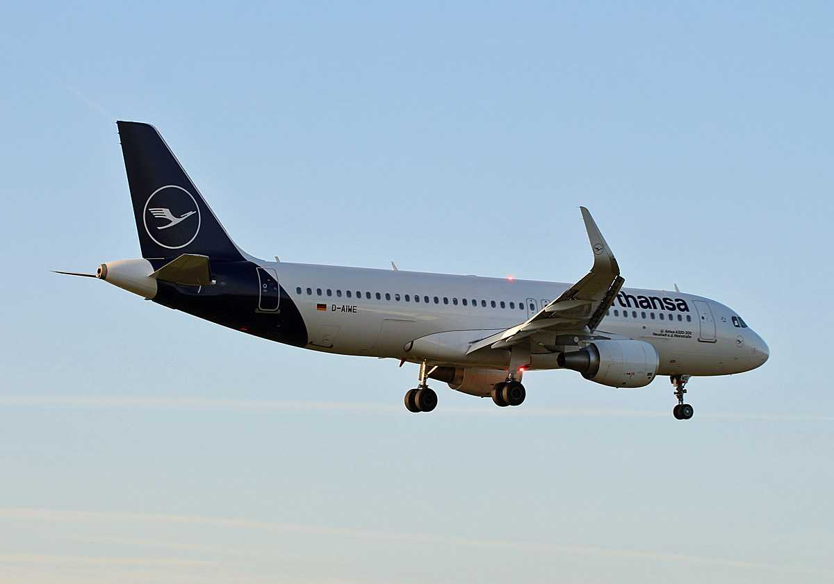 Lufthansa, Airbus A 320-214, D-AIWE  Neustadt a.d. Weinstra0e , TXL, 19.09.2019