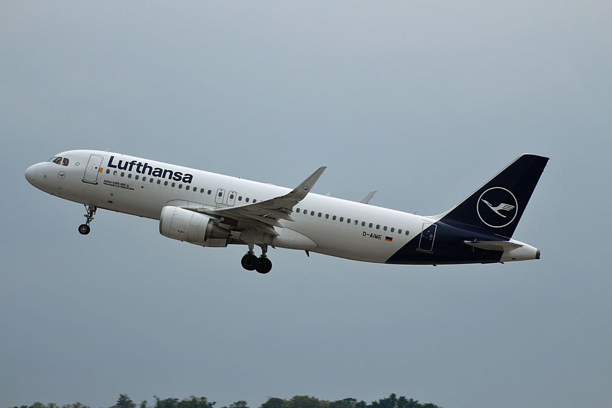 Lufthansa, Airbus A 320-214, D-AIWE  Neustadt an der weinstrae , BER, 19.08.2022