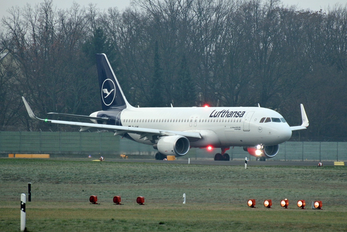 Lufthansa, Airbus A 320-214, D-AIWI  Langenhagen , TXL, 30.11.2019