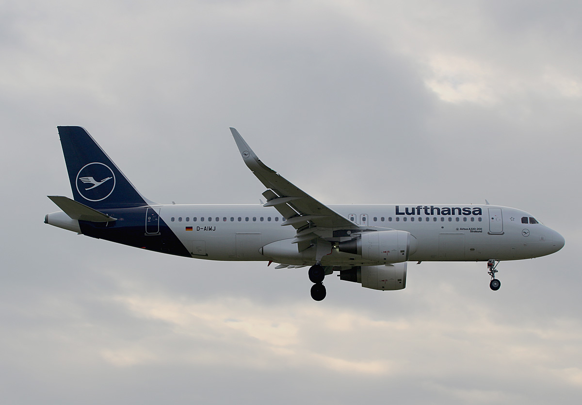 Lufthansa, Airbus A 320-214, D-AIWJ  Stralsund , TXL, 05.03.2020