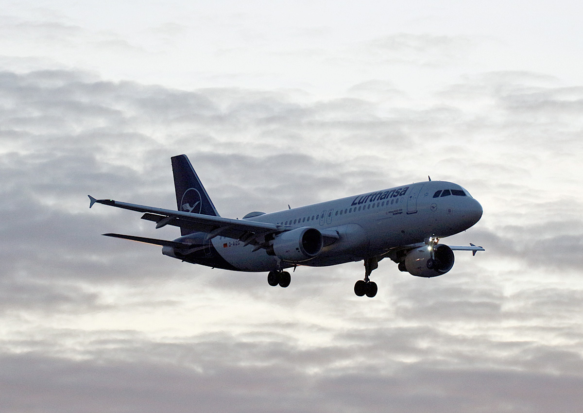 Lufthansa, Airbus A 320-214, D-AIZG  Sindelfingen , TXL, 29.12.2019