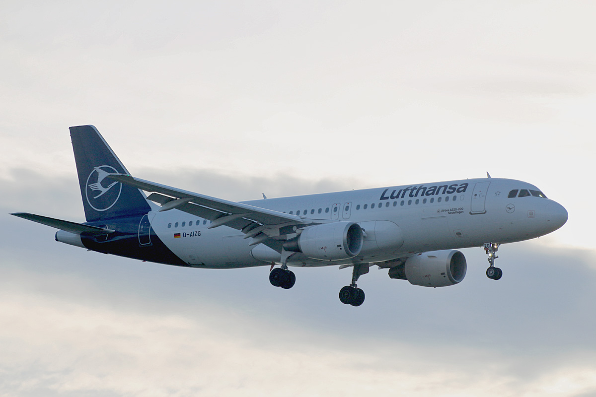 Lufthansa, Airbus A 320-214, D-AIZG  Sindelfingen , BER, 16.02.2024