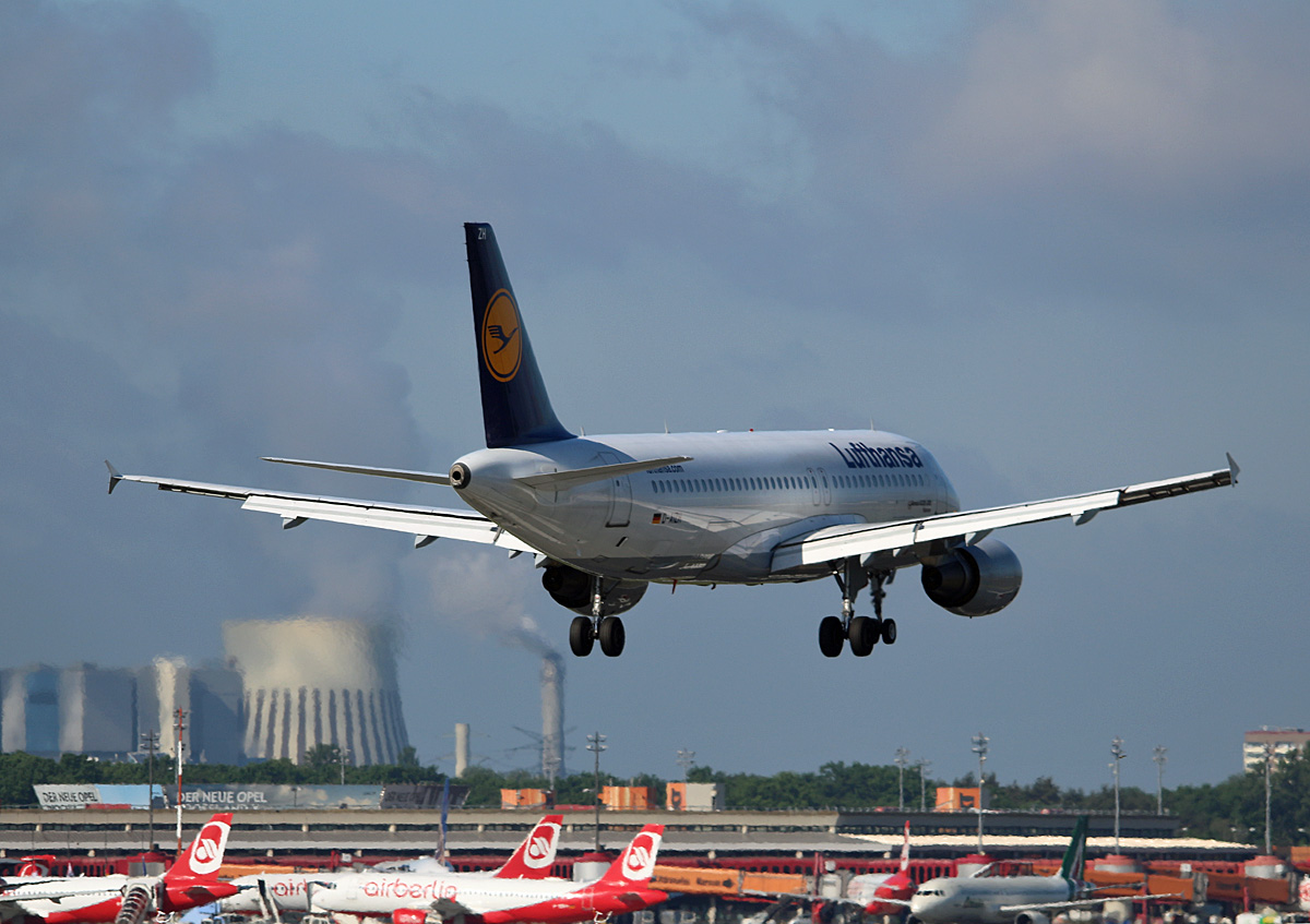 Lufthansa, Airbus A 320-214, D-AIZH  Hanau , TXL, 25.05.2017