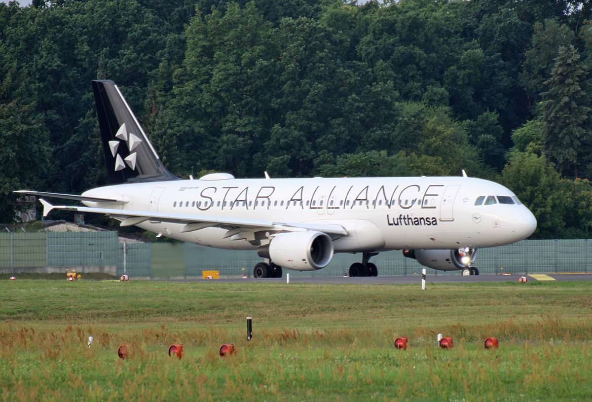 Lufthansa, Airbus A 320-214, D-AIZH, TXL, 04.08.2019