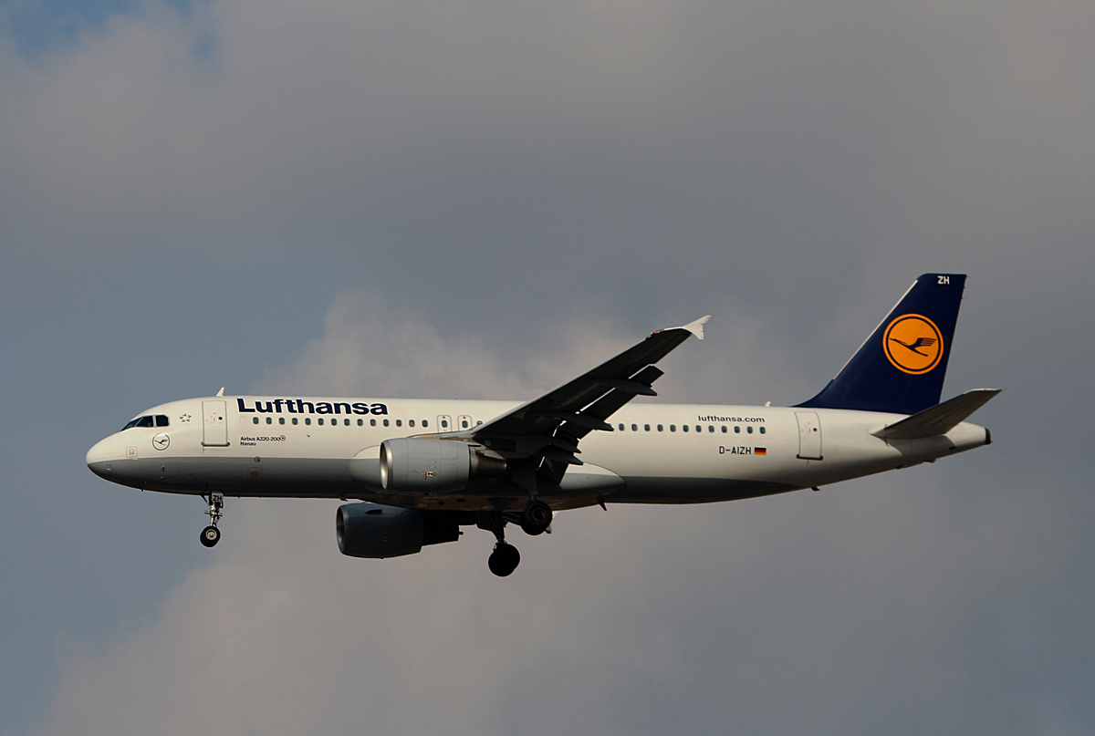 Lufthansa, Airbus  A 320-214, D-AIZH  Hanau , TXL, 08.03.2016