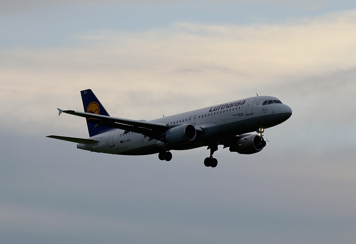 Lufthansa, Airbus A 320-214, D-AIZJ, BER, 29.12.2022