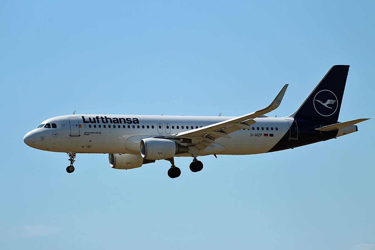Lufthansa, Airbus A 320-214, D-AIZP  Plauen , BER, 24.06.2022