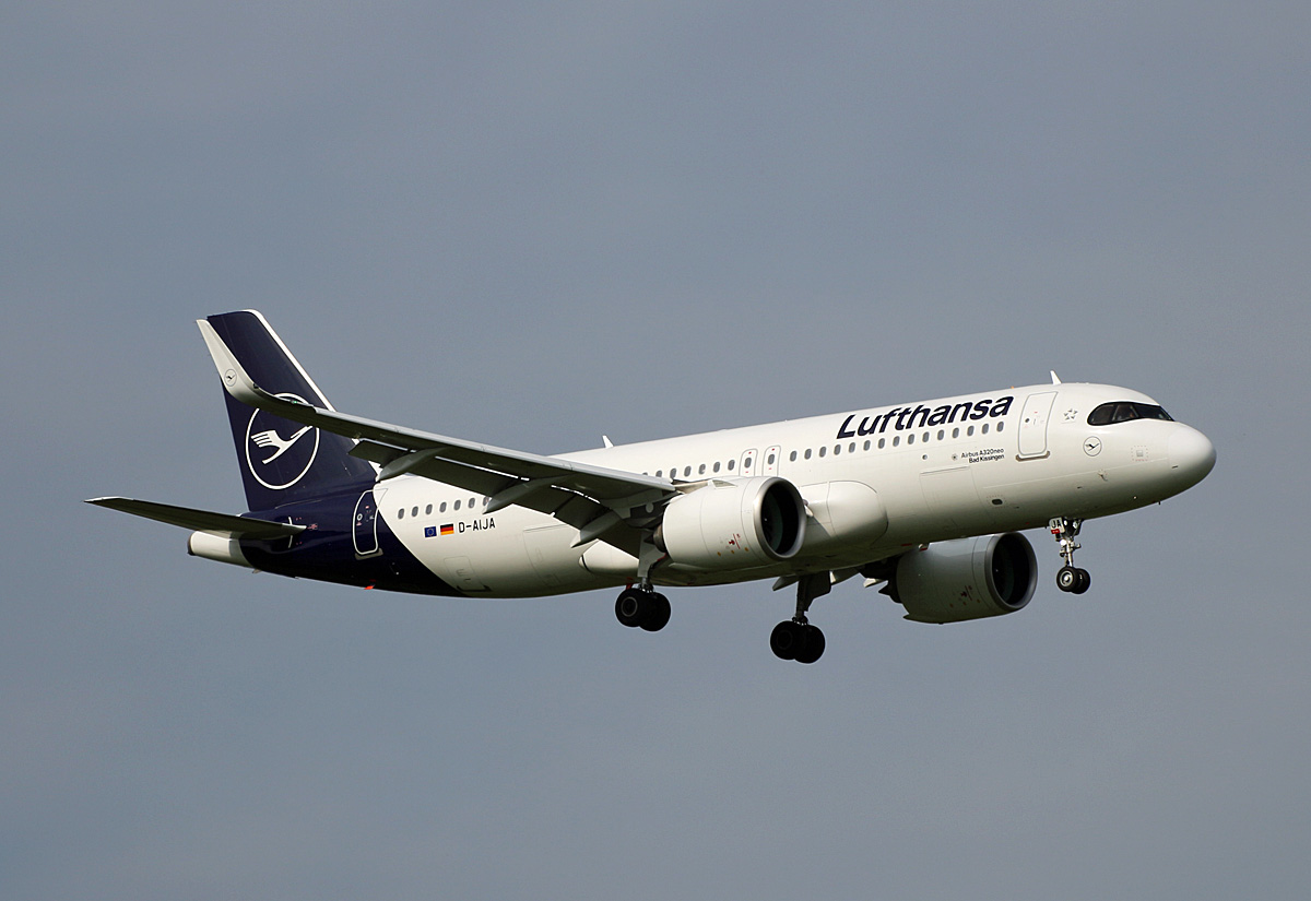 Lufthansa, Airbus A 320-271N, D-AIJA  Bad Kissingen , BER, 26.09.2021