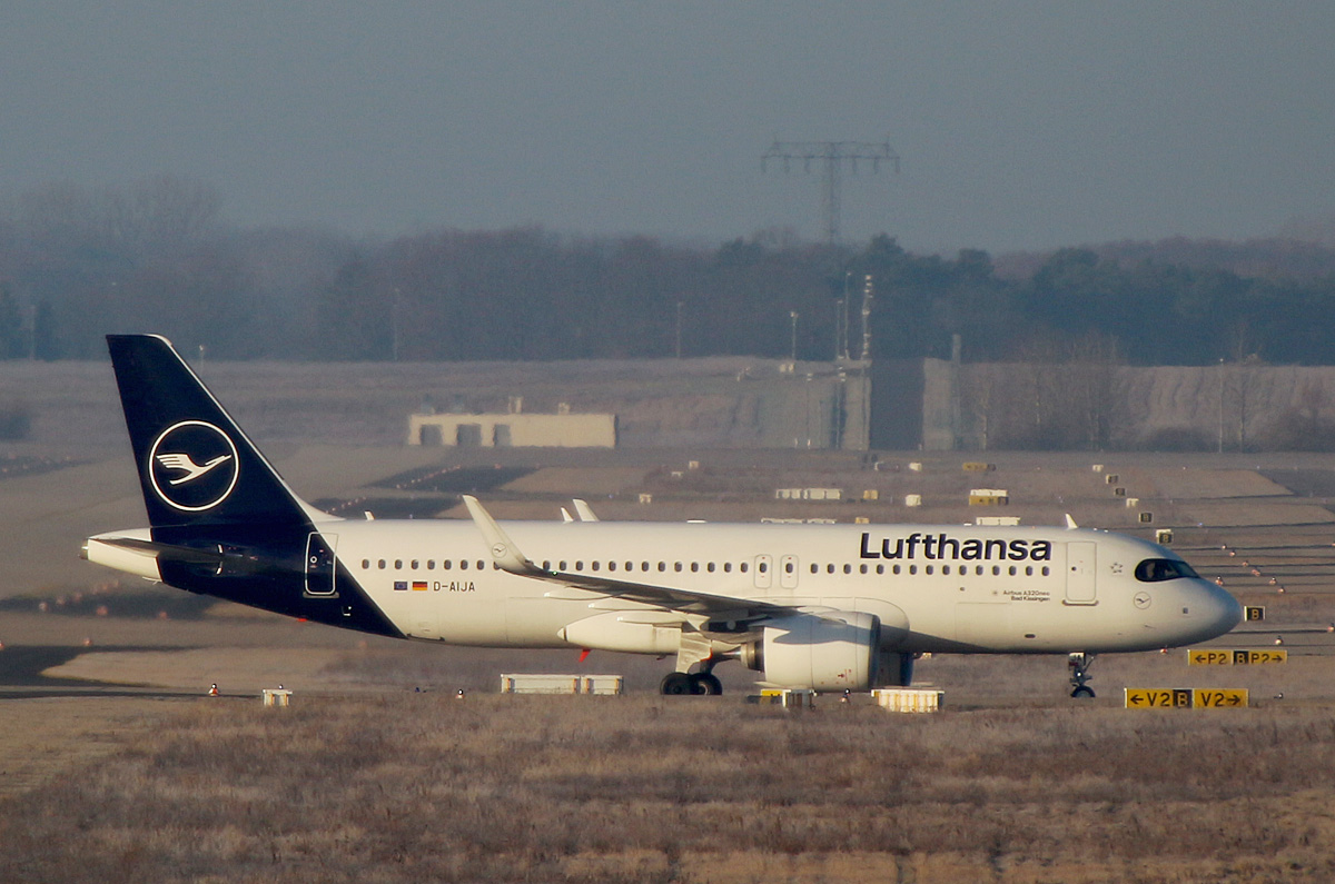 Lufthansa, Airbus A 320-271N, D-AIJA  Bad Kissingen , BER, 12.02.2022