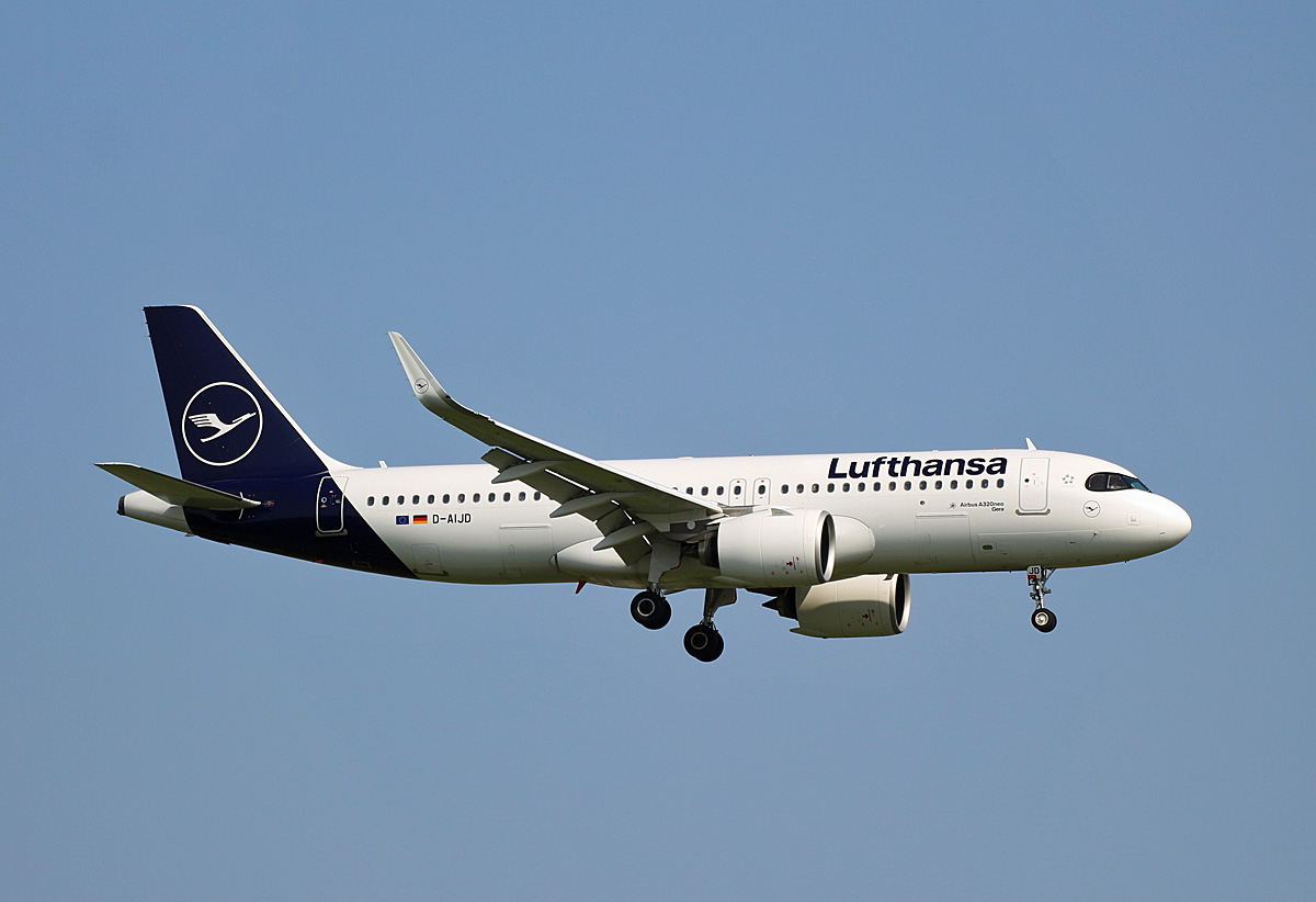 Lufthansa, Airbus A 320-271N, D-AIJD  Gera , BER, 24.07.2021