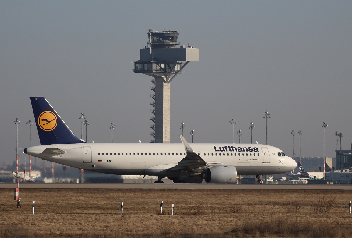 Lufthansa, Airbus A 320-271N, D-AINI, BER, 06.03.2026