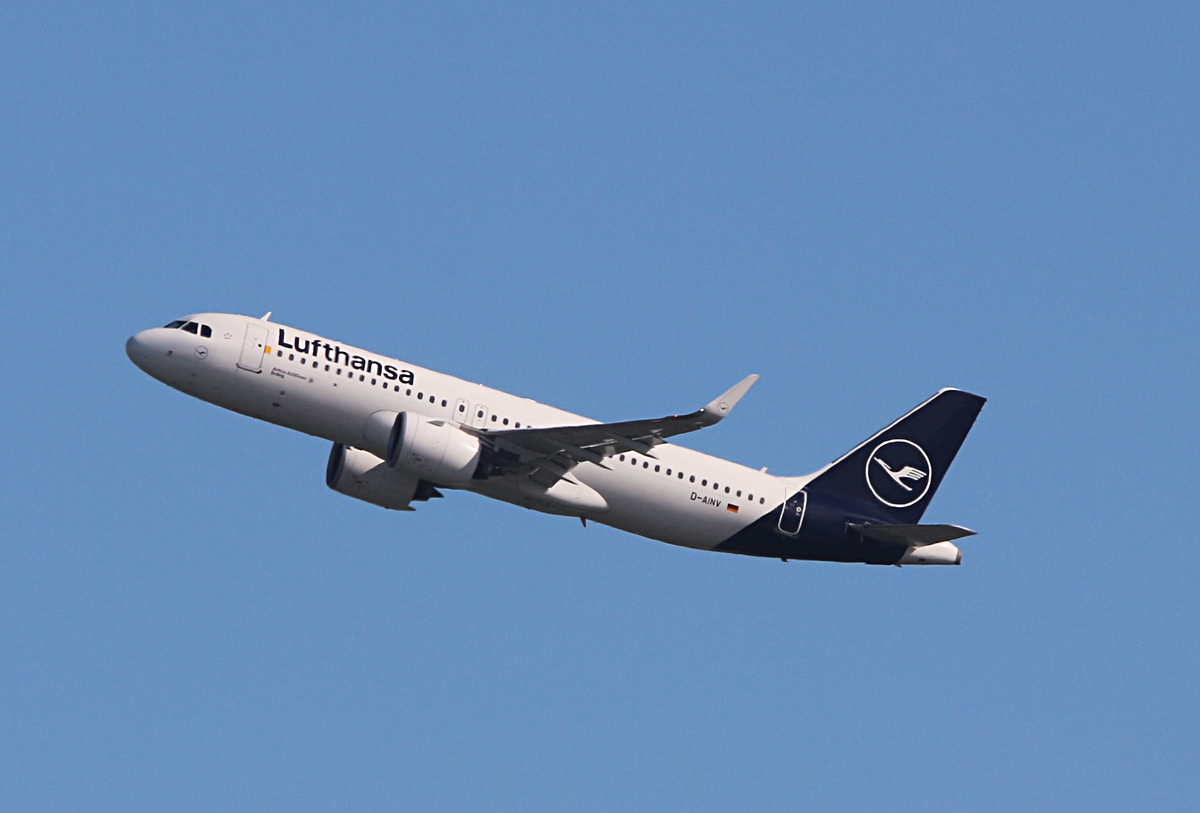 Lufthansa, Airbus A 320-271N, D-AINV  Erding , BER, 15.05.2026