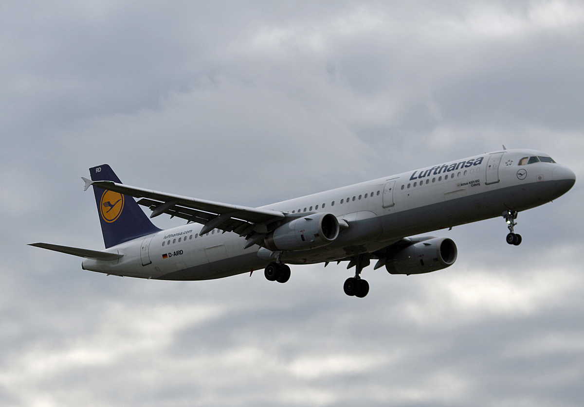 Lufthansa, Airbus A 321-131, D-AIRD  Coburg , TXL, 12.09.2017