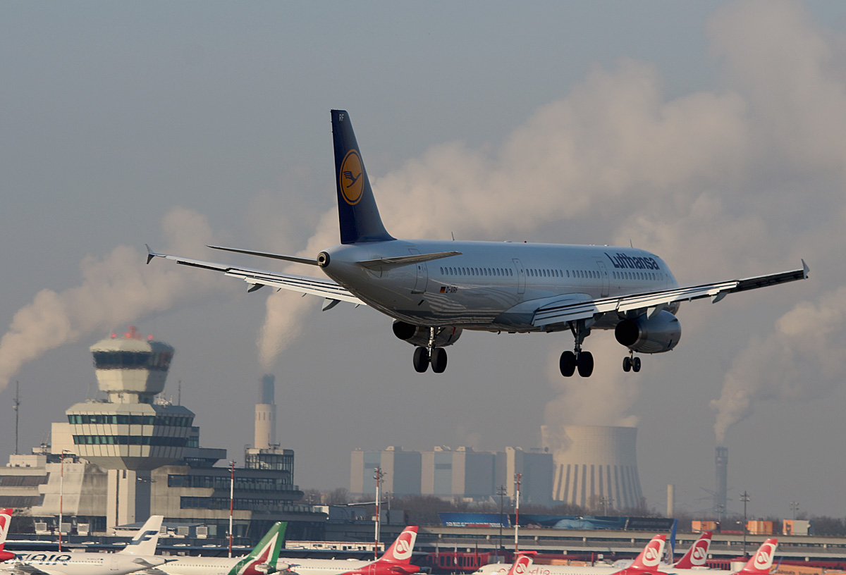 Lufthansa, Airbus A 321-131, D-AIRF  Kempten , TXL, 26.03.2017