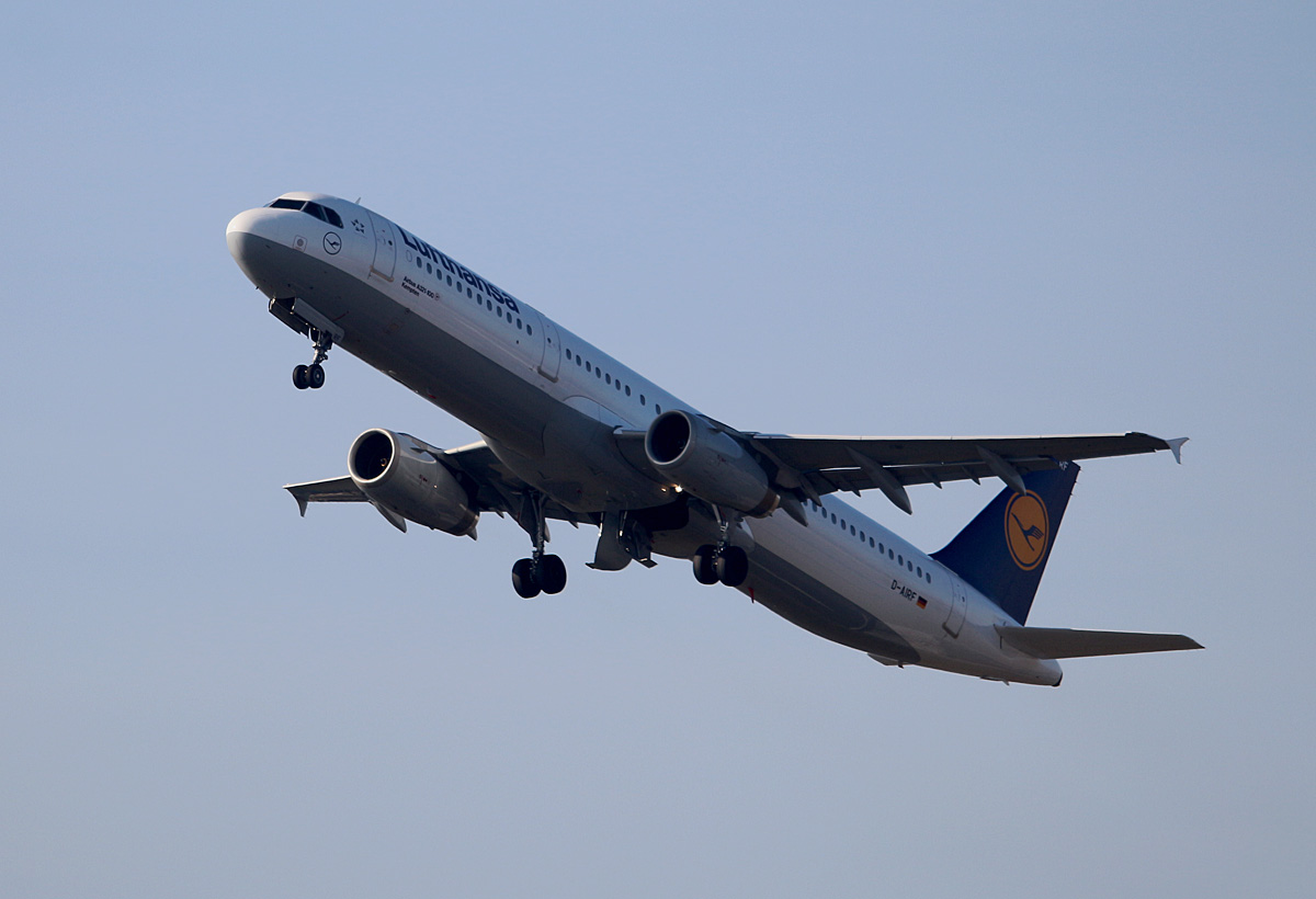 Lufthansa, Airbus A 321-131, D-AIRF  Kempten , TXL, 26.03.2017