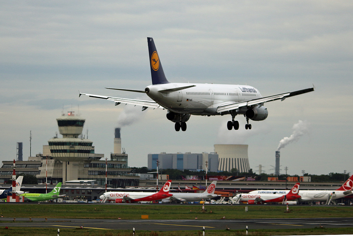 Lufthansa, Airbus A 321-131, D-AIRF  Kempten , TXL, 12.09.2017
