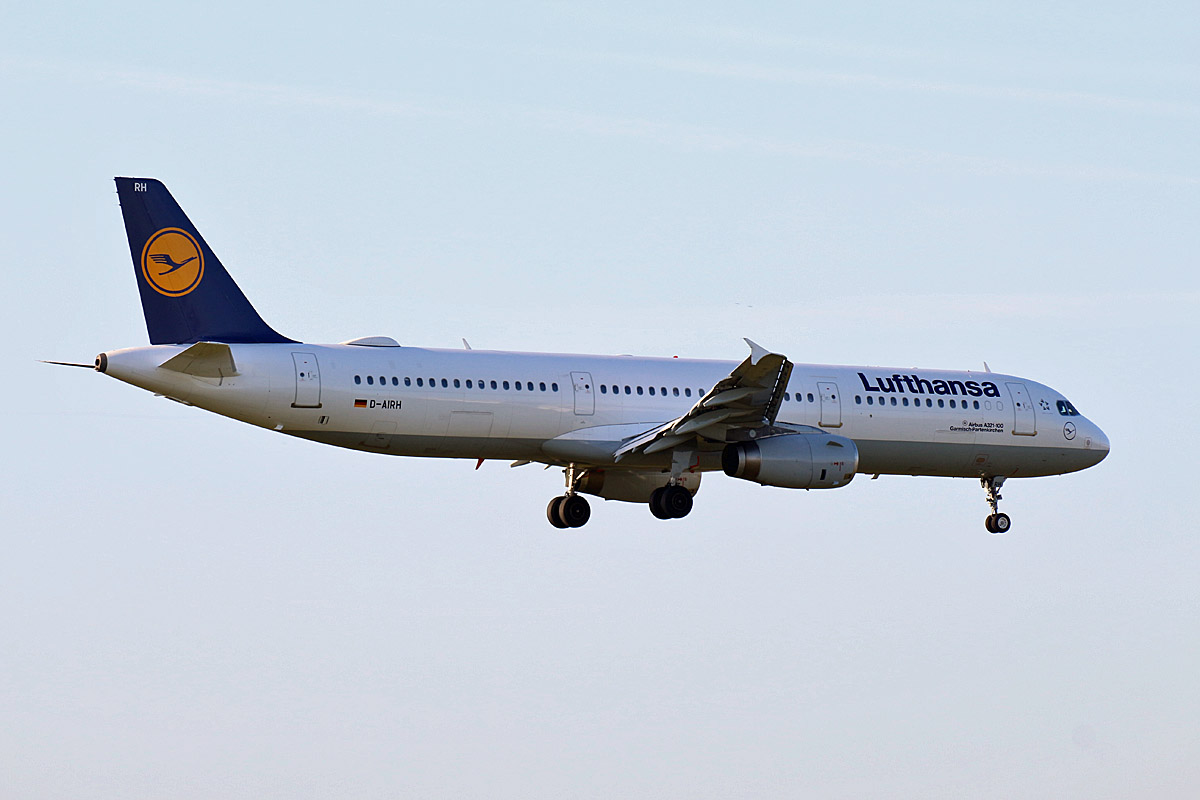 Lufthansa, Airbus A 321-131, D-AIRH  Garmisch-Partenkirchen , TXL, 19.09.2019