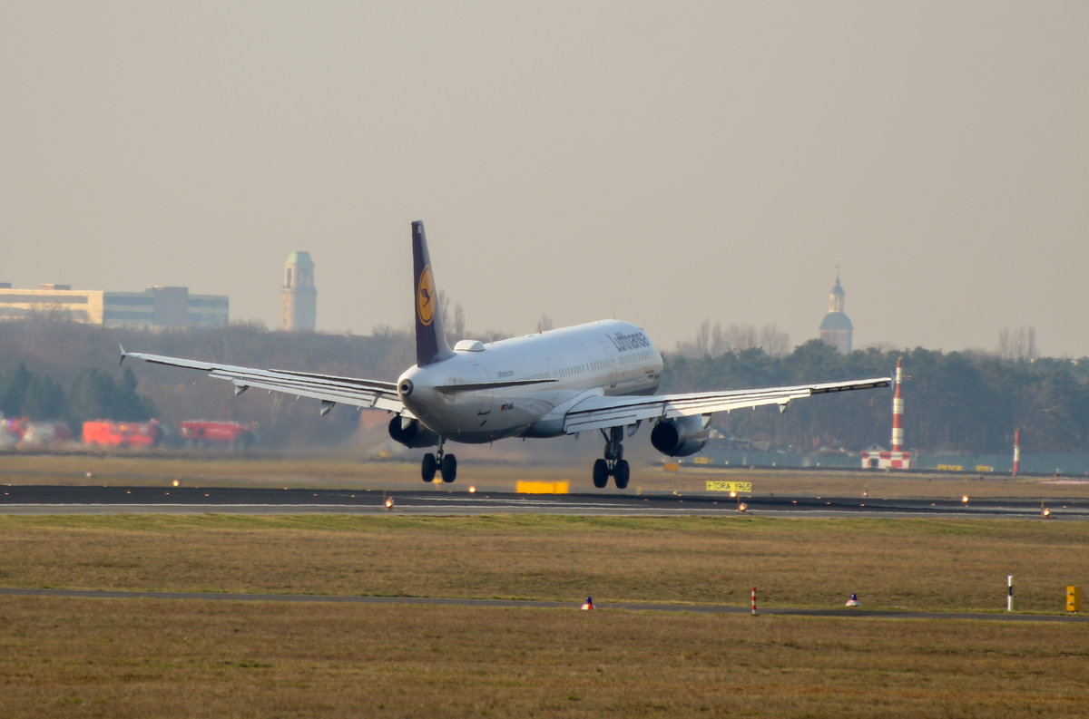 Lufthansa, Airbus A 321-131, D-AIRL  Kulmbach , TXL, 17.02.2019