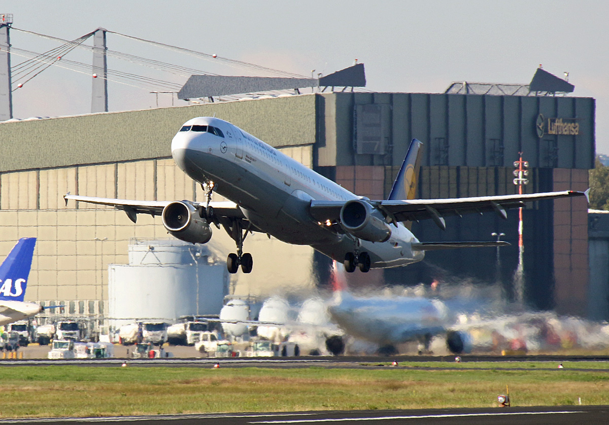 Lufthansa, Airbus A 321-131, D-AIRM  Darmstadt , TXL, 06.10.2019