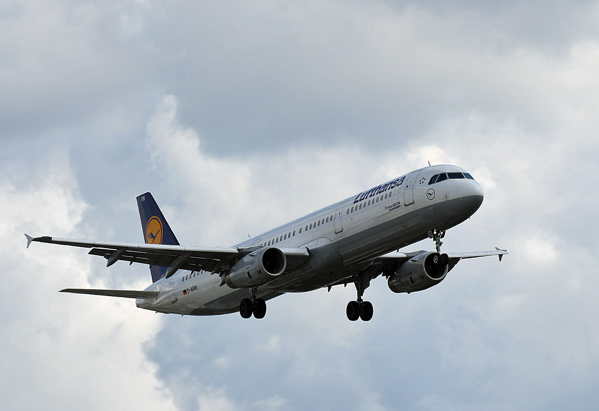 Lufthansa, Airbus A 321-131, D-AIRN  Kaiserslautern , TXL, 10.08.2019