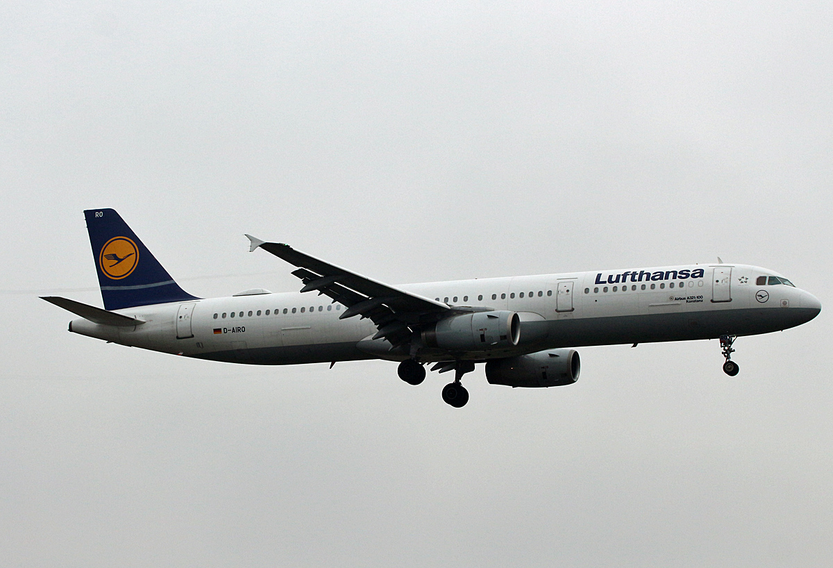 Lufthansa, Airbus A 321-131, D-AIRO  Konstanz ,TXL, 24.11.2018 