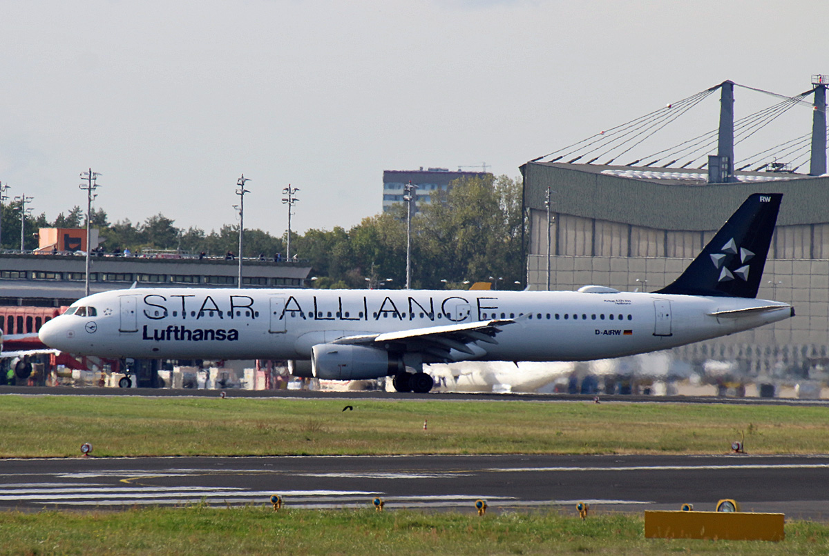 Lufthansa Airbus A 321-131, D-AIRW  Heilbronn , TXL, 06.10.2019