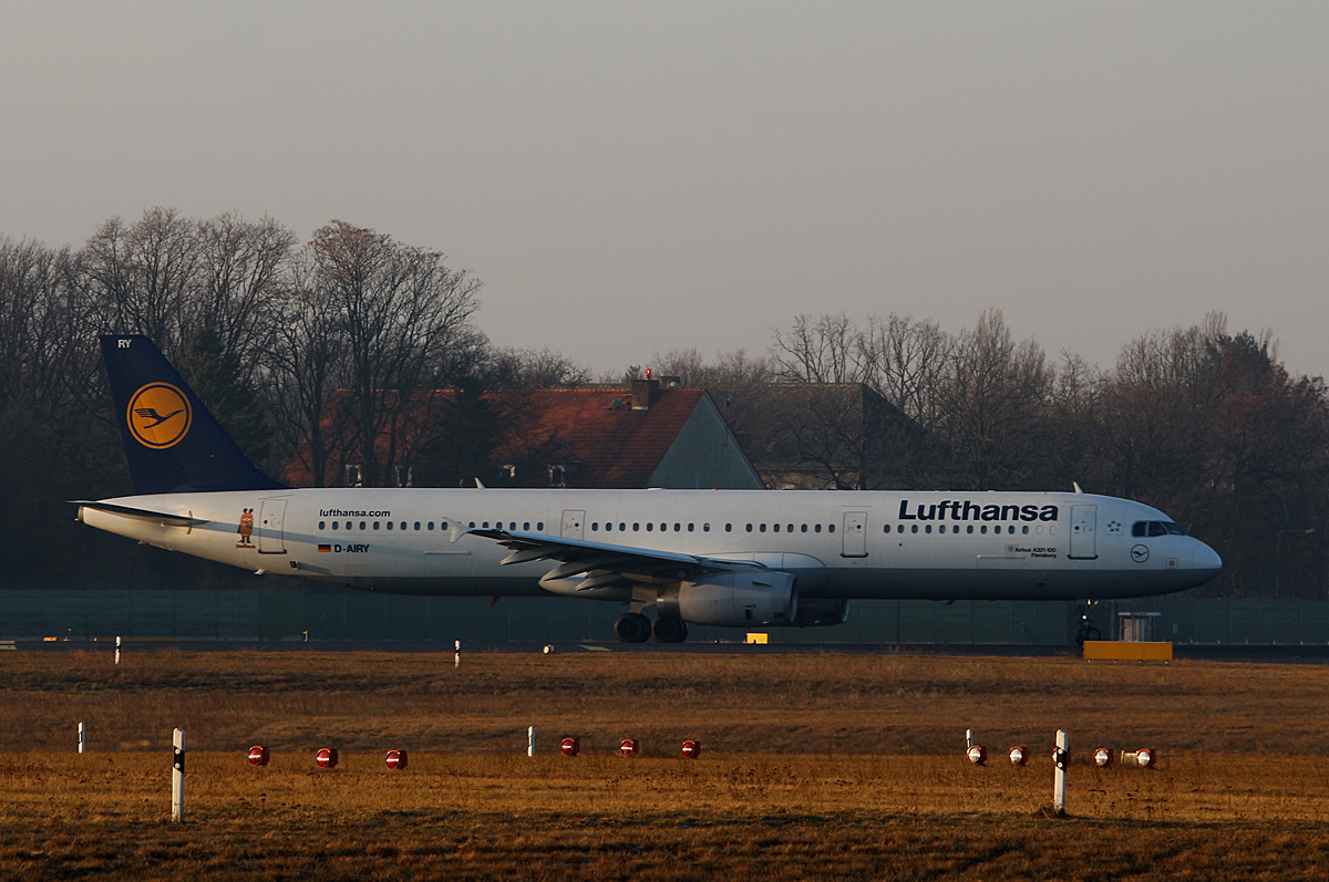 Lufthansa, Airbus A 321-131, D-AIRY,  Flensburg/Die Maus , TXL, 29.01.2017
