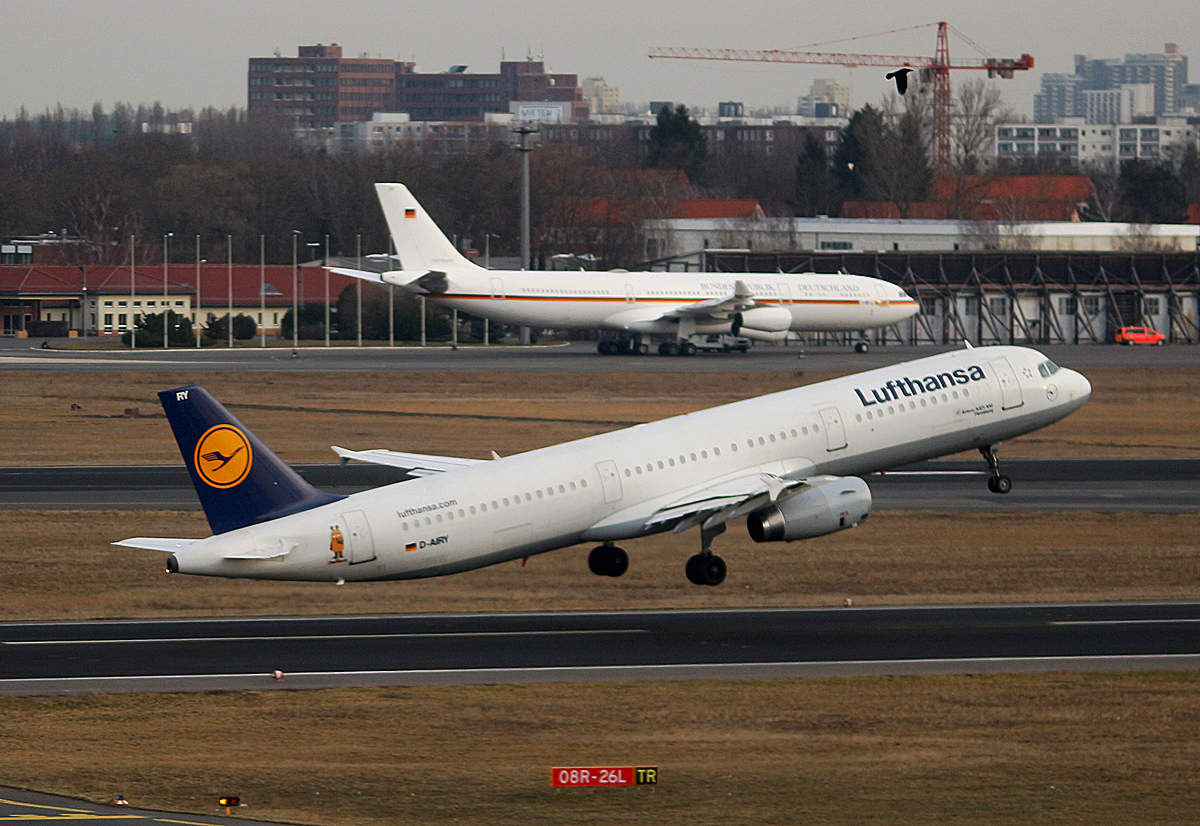 Lufthansa, Airbus A 321-131, D-AIRY  Flensburg/Die Maus , Germany Air Force, Airbus A 340-313X, 16+02, TXL, 04.03.2017