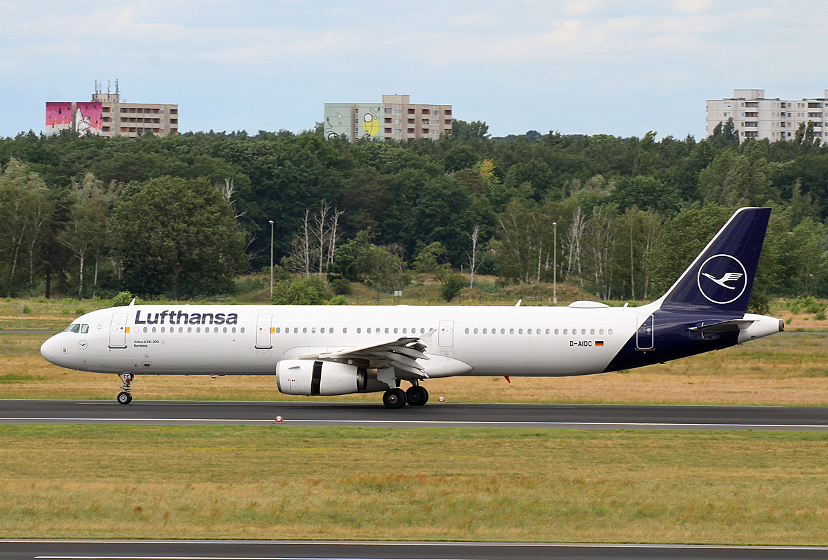 Lufthansa, Airbus A 321-231, D-AIDC  Bambarg , TXL, 05.07.2020