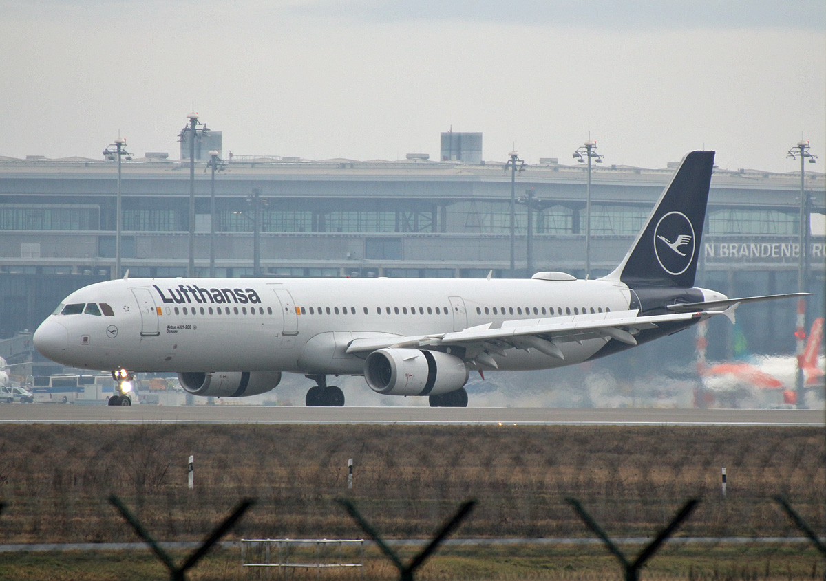 Lufthansa, Airbus A 321-231, D-AIDE  Dessau , BER, 10.02.2024