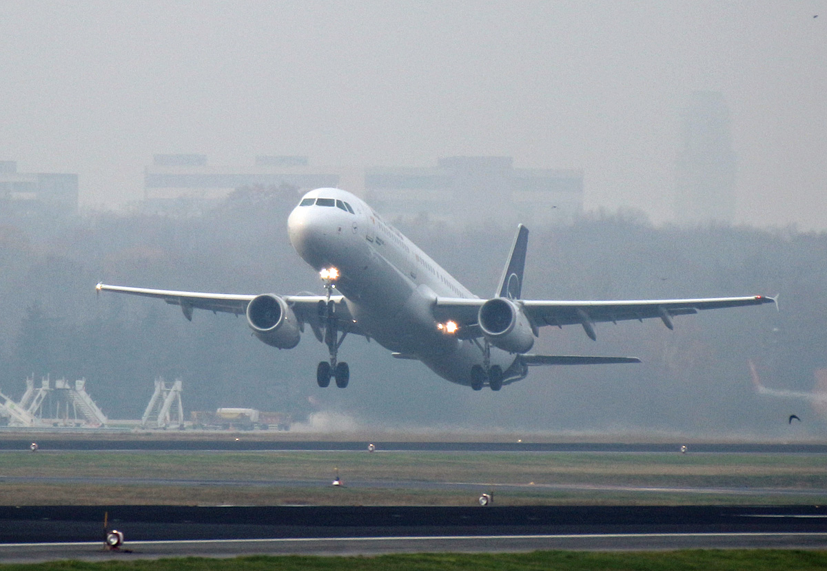 Lufthansa, Airbus A 321-231, D-AIDH  Hildesheim , TXL, 24.11.2019