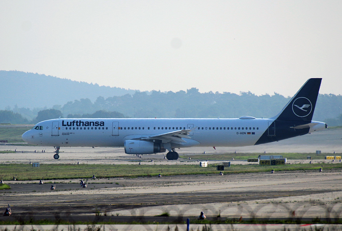 Lufthansa, Airbus A 321-231, D-AIDN  Neumünster , BER, 05.09.2021