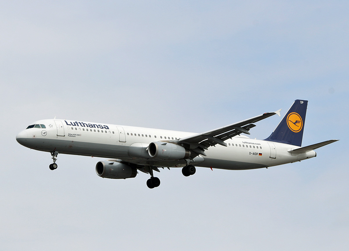 Lufthansa, Airbus A 321-231, D-AIDP  Paderborn  , TXL, 18.08.2018
