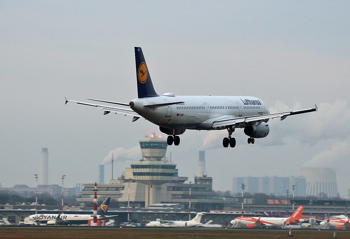 Lufthansa, Airbus A 321-231, D-AIDP  Paderborn , TXL, 15.02.2020