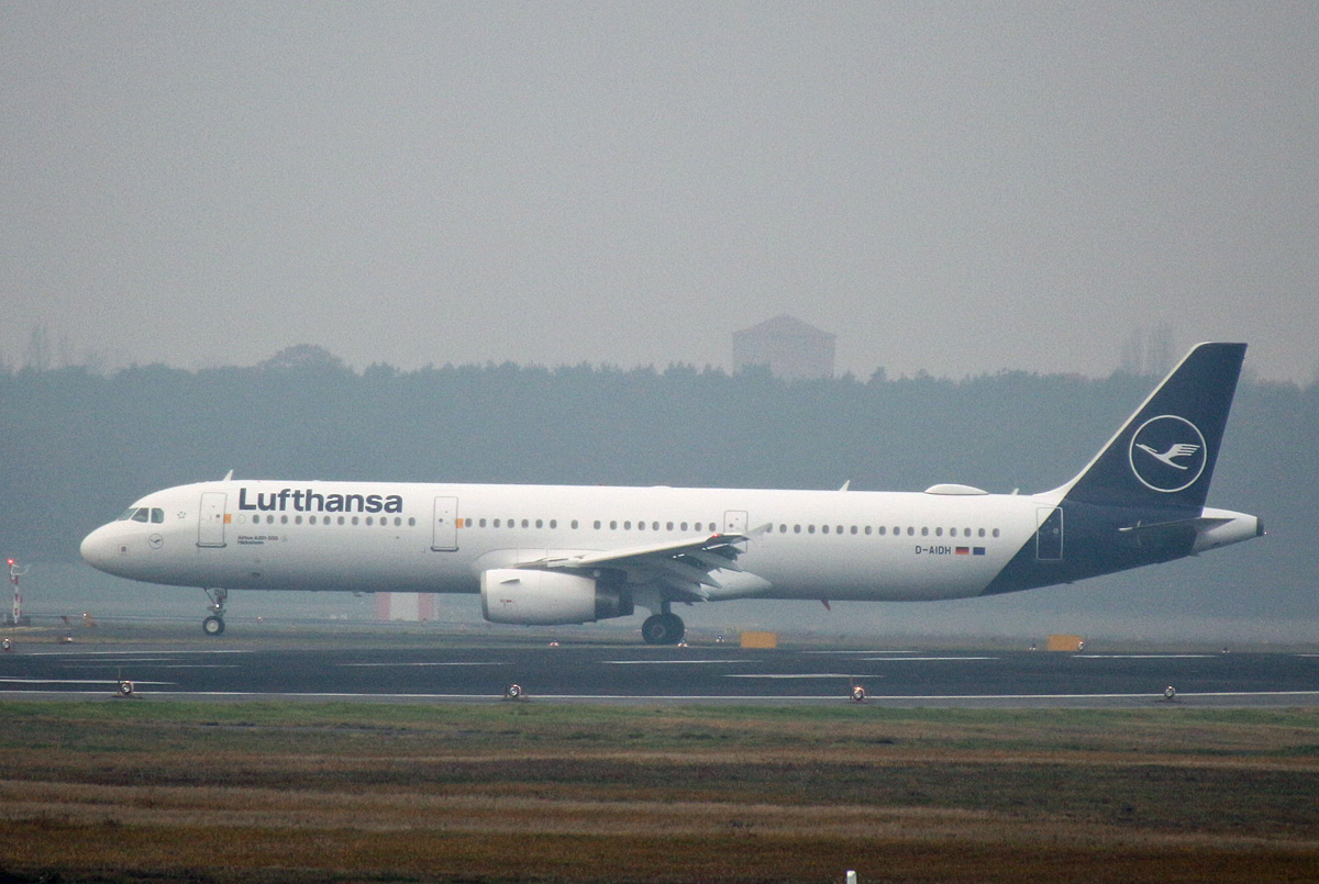 Lufthansa, Airbus A 321-231, D-AIDU  Hildesheim , TXL, 24.11.2019