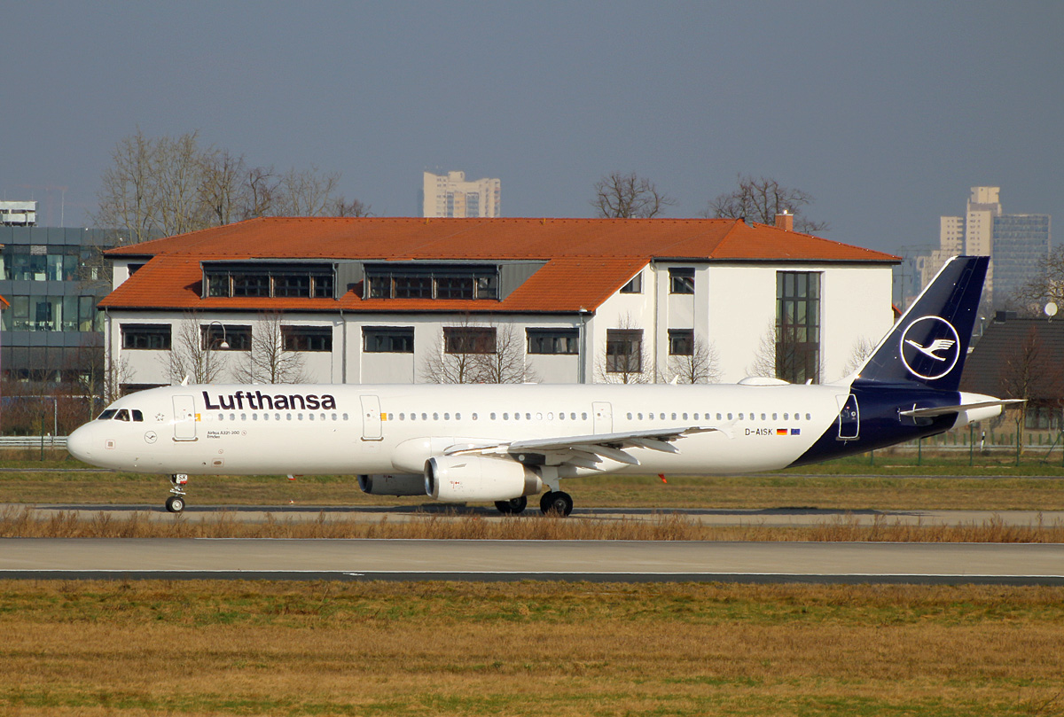 Lufthansa, Airbus A 321-231, D-AISK  Emden , BER, 03.03.2024