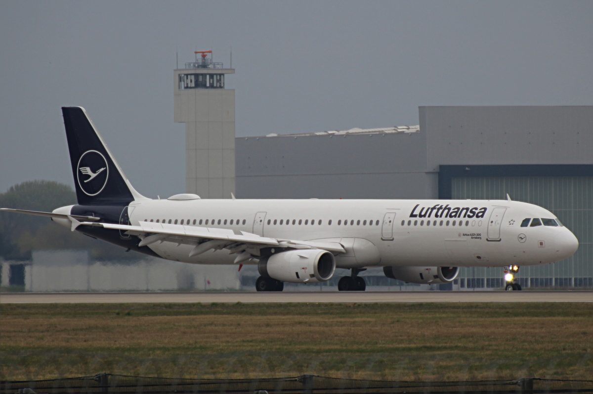 Lufthansa, Airbus A 321-231, D-AISL  Arnsberg , BER, 12.04.2026