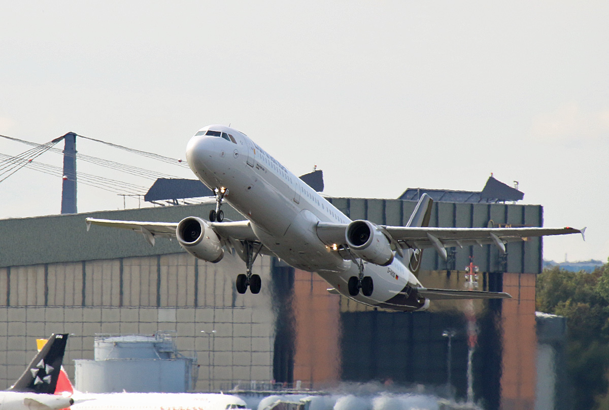 Lufthansa, Airbus A 321-231, D-AISQ  Lindau , TXL, 06.10.2019