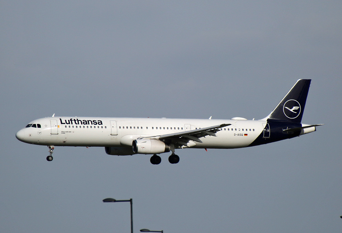 Lufthansa, Airbus A 321-231, D-AISQ  Lindau , BER, 08.10.2022