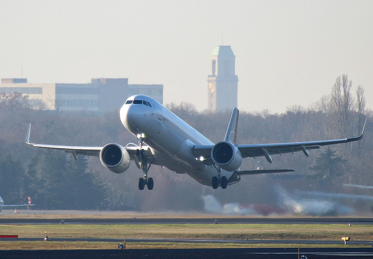 Lufthansa, Airbus A 321-271NX, D-AIEB  Bielefeld , TXL, 20.12.2019