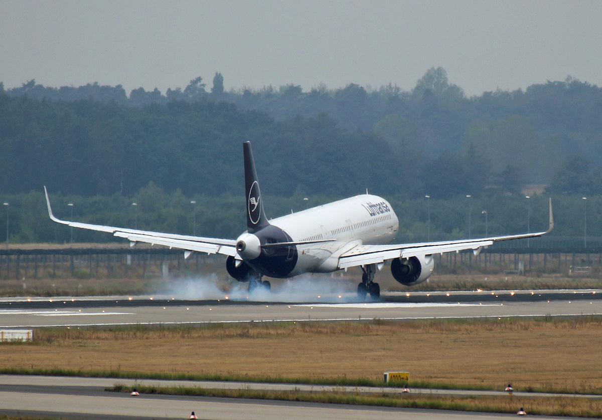 Lufthansa, Airbus A 321-271NX, D-AIED  Dren , BER, 19.08.2022