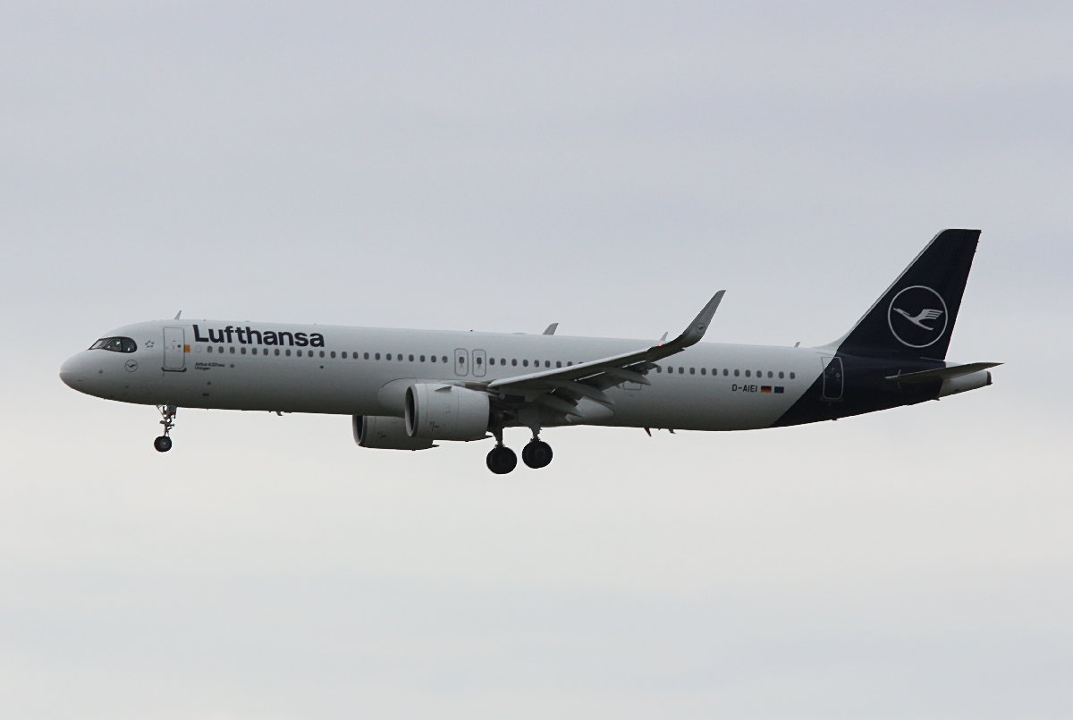 Lufthansa, Airbus A 321-271NX, D-AIEI  Uhingen , BER, 09.06.2026