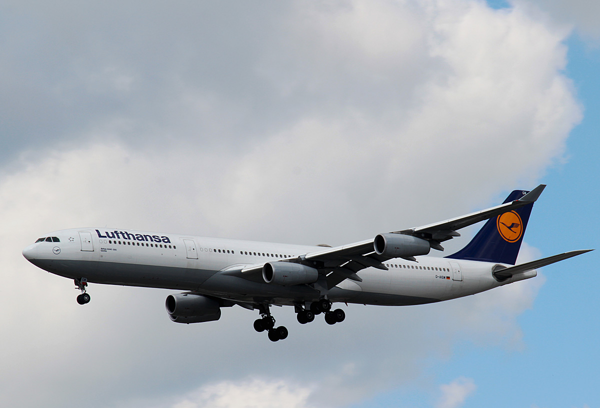 Lufthansa, Airbus A 340-313X, D-AIGM  Grlitz , TXL, 26.05.2017