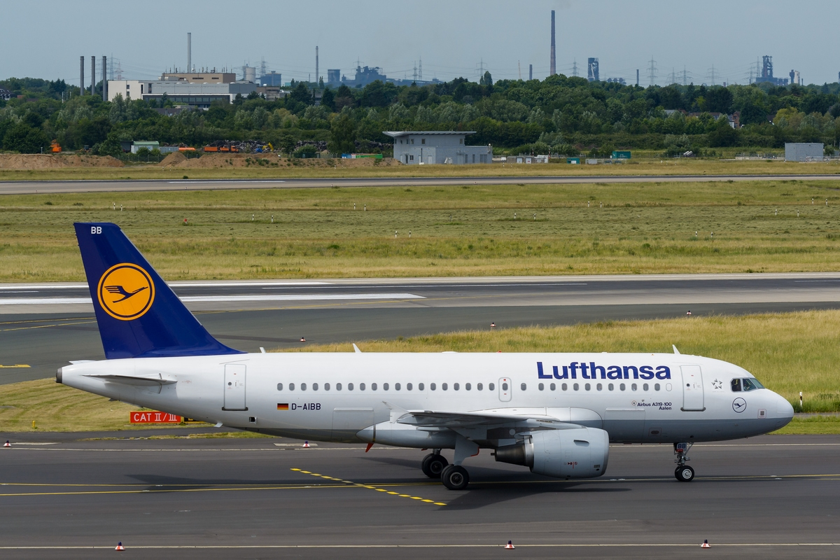 Lufthansa Airbus A319-112 D-AIBB  Aalen  am 11.06.2017 in Düsseldorf.