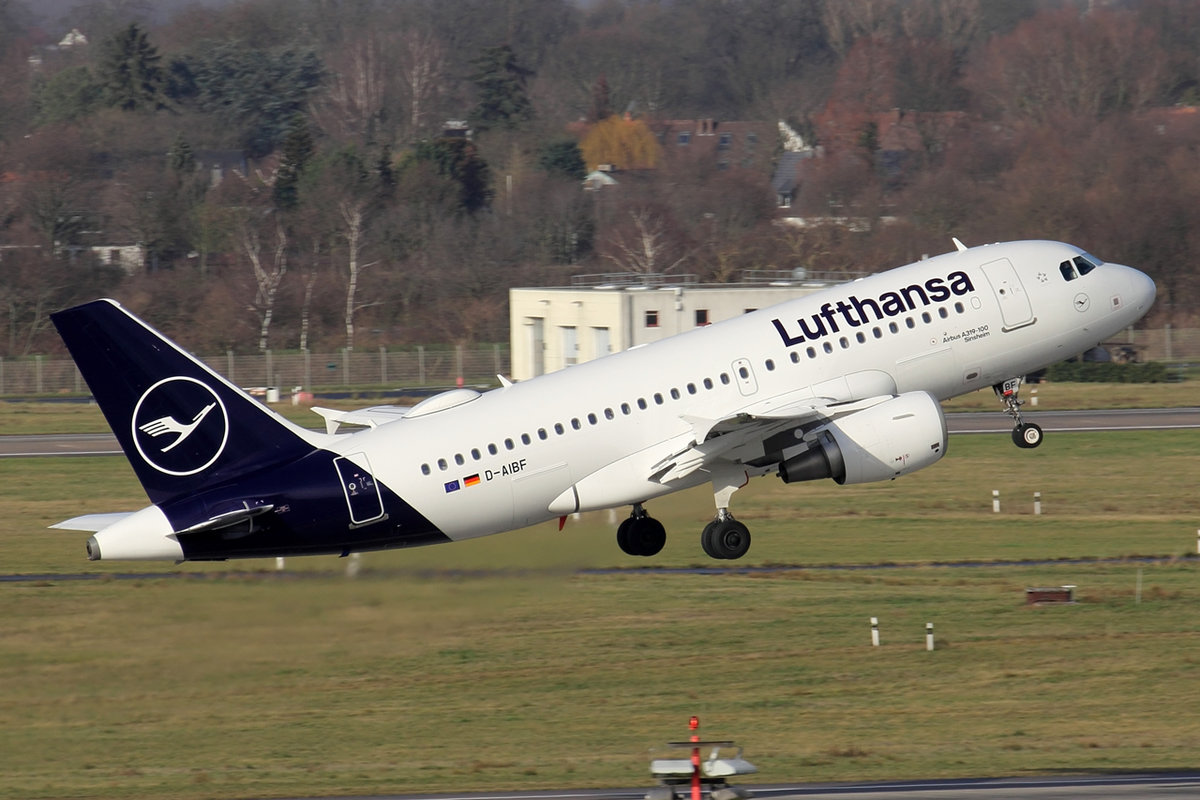 Lufthansa Airbus A319-112 D-AIBF beim Start in Düsseldorf 19.1.2020