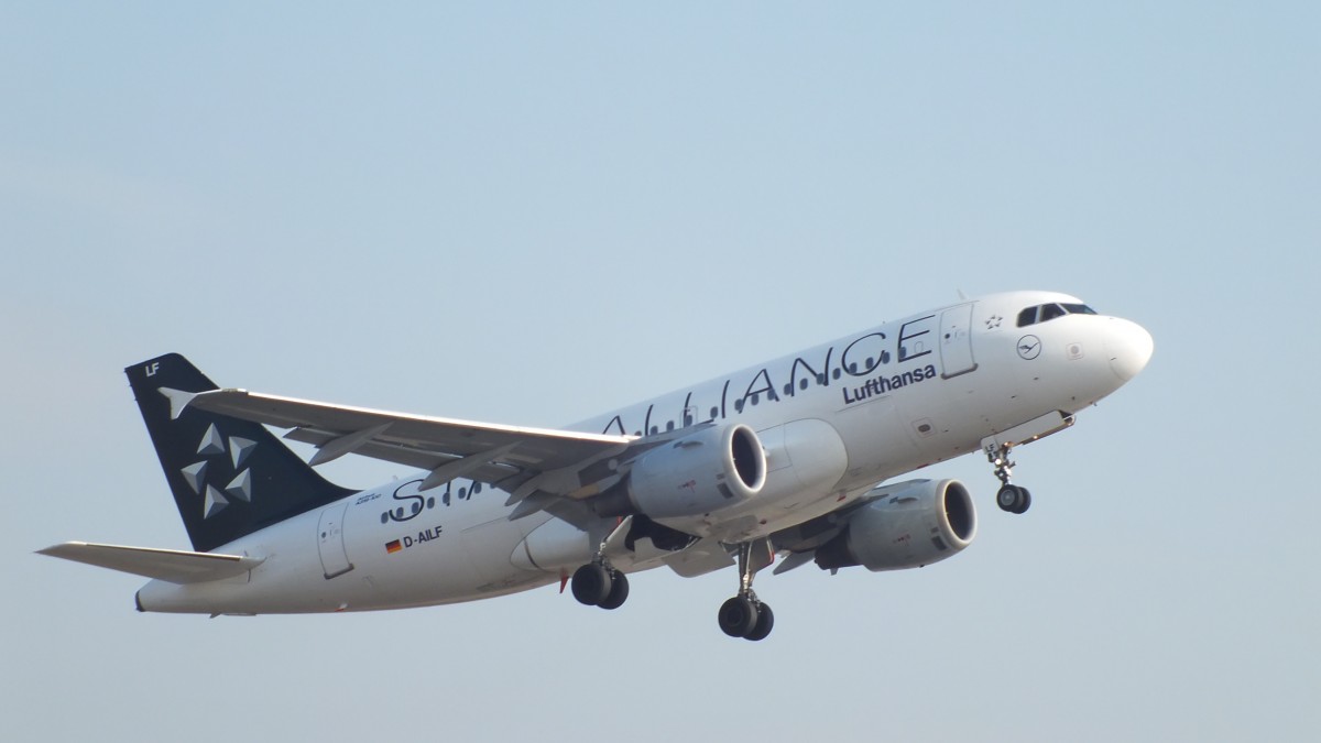 Lufthansa Airbus A319-114 (D-AILF)in FRA Frankfurt (Rhein-Main),am 19.02.2015