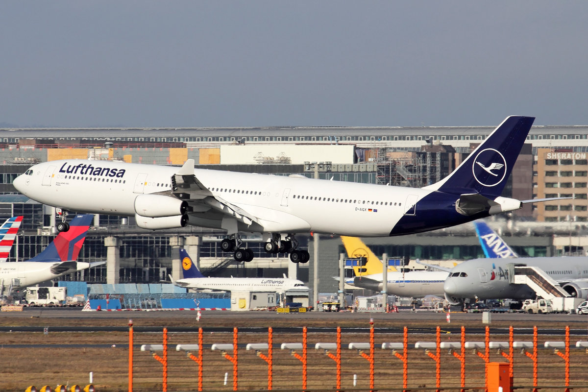 Lufthansa Airbus A340-313X D-AIGX bei der Landung in Frankfurt 19.2.2021